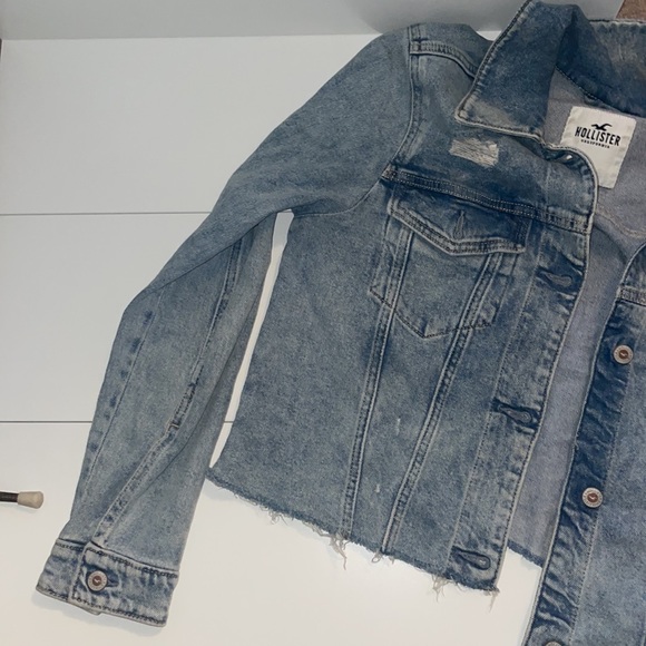 Cropped Hollister Ripped Jean Jacket - Picture 2 of 5